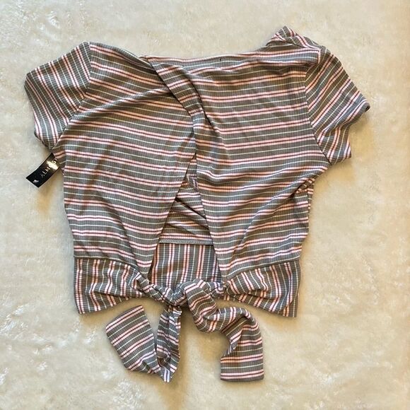 Almost Famous Stripe Top - Picture 4 of 4